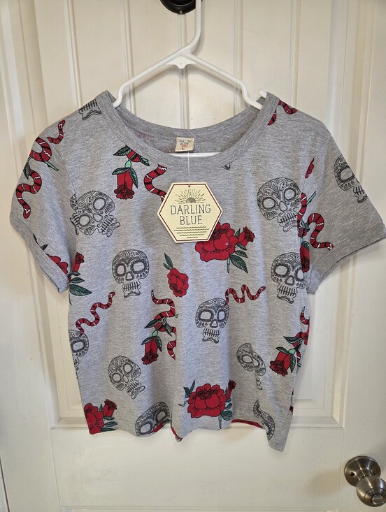 Darling Blue Tops - NWT 🌹💀🐍 Rose Skull Snake Print Darling Blue Gray Tshirt